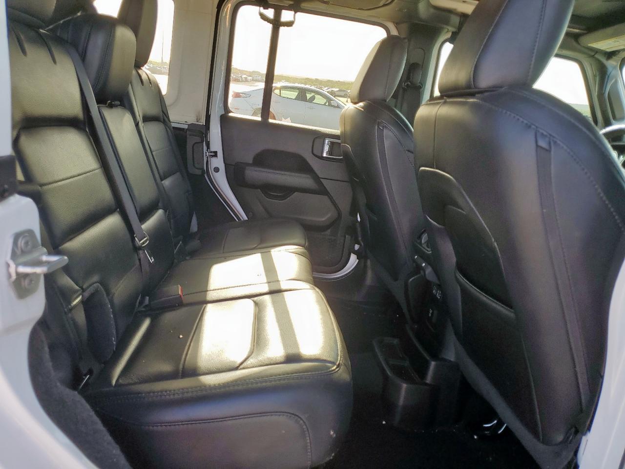 2020 Jeep Wrangler Unlimited Sahara VIN: 1C4HJXEM8LW323380 Lot: 66909625