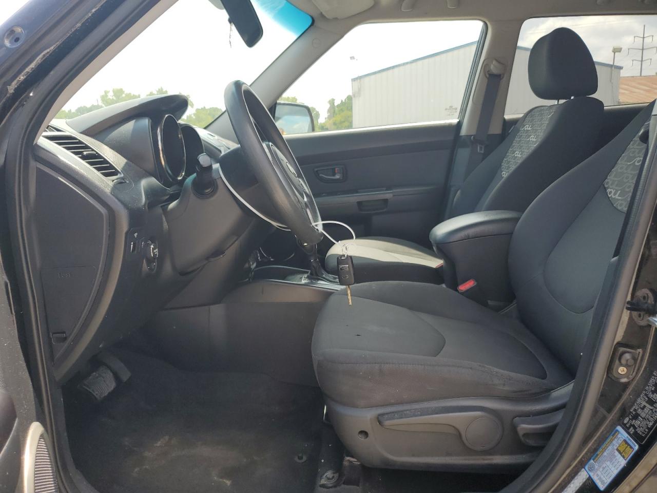 2011 Kia Soul + VIN: KNDJT2A23B7282040 Lot: 66892875