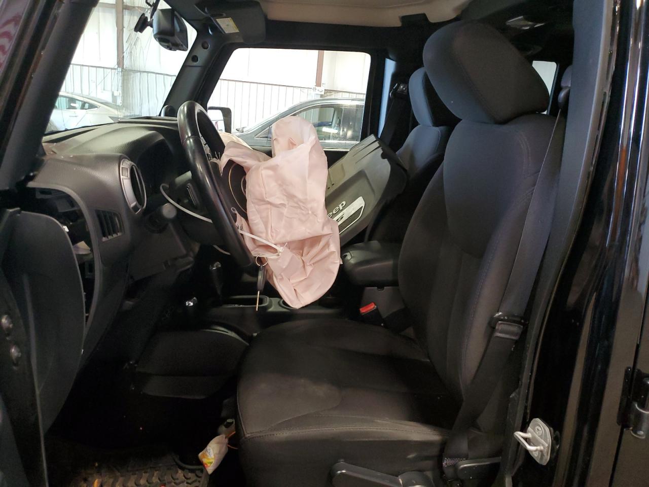 2014 Jeep Wrangler Unlimited Sport VIN: 1C4BJWDG0EL208353 Lot: 63232585