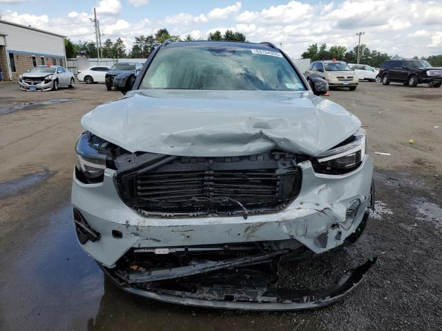  VOLVO XC40 2024 Szary
