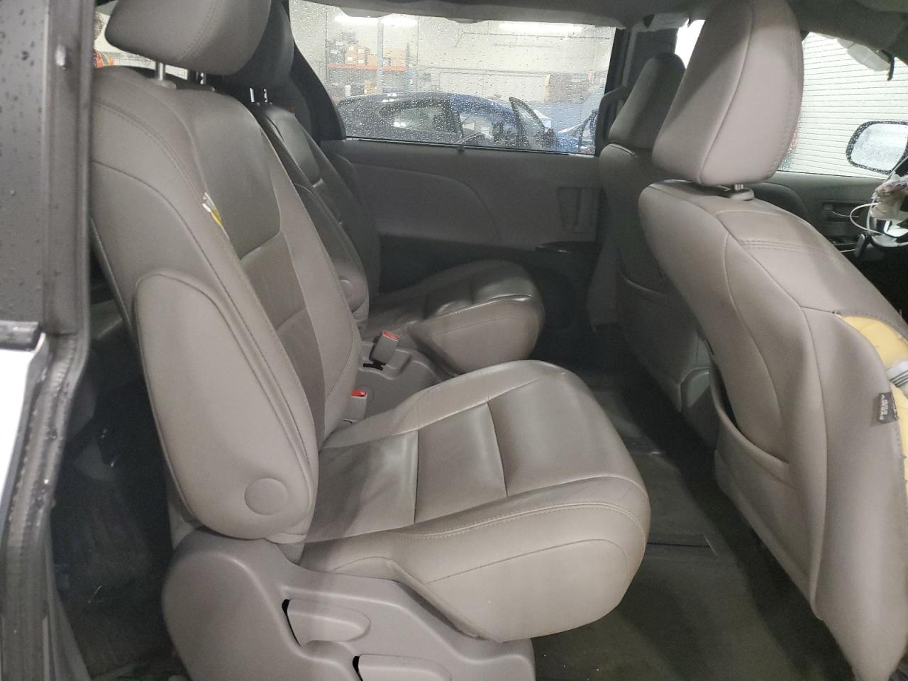 2017 Toyota Sienna Xle VIN: 5TDDZ3DC4HS166141 Lot: 64357715
