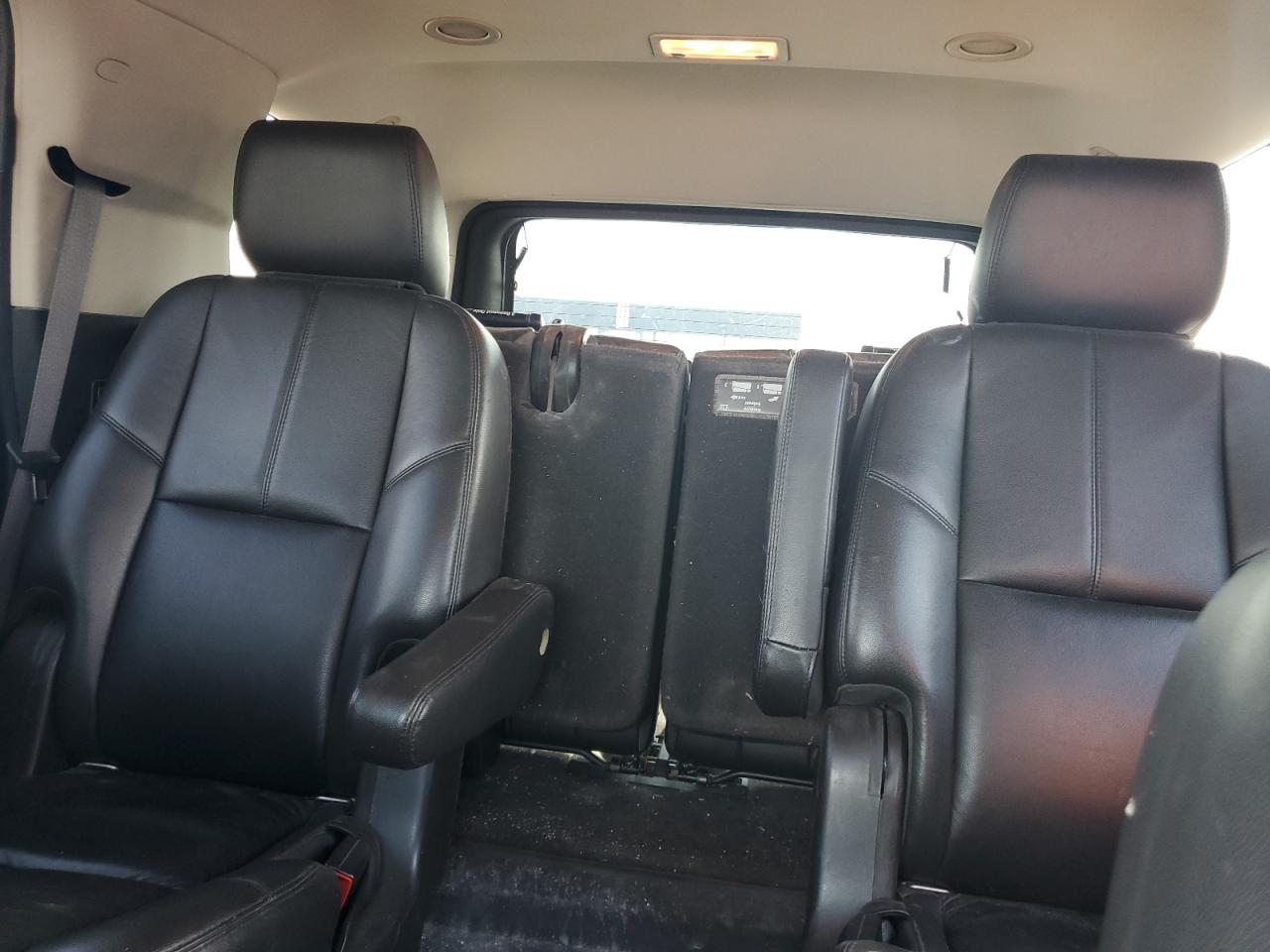 1GNSKBE05DR181063 2013 Chevrolet Tahoe K1500 Lt