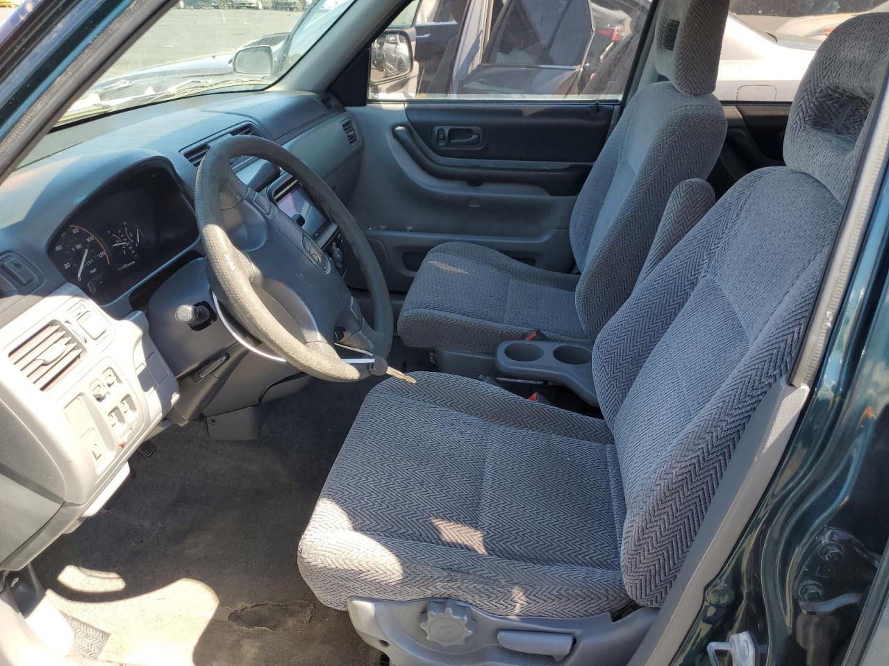 1998 Honda Cr-V Lx VIN: JHLRD284XWC015520 Lot: 64437905