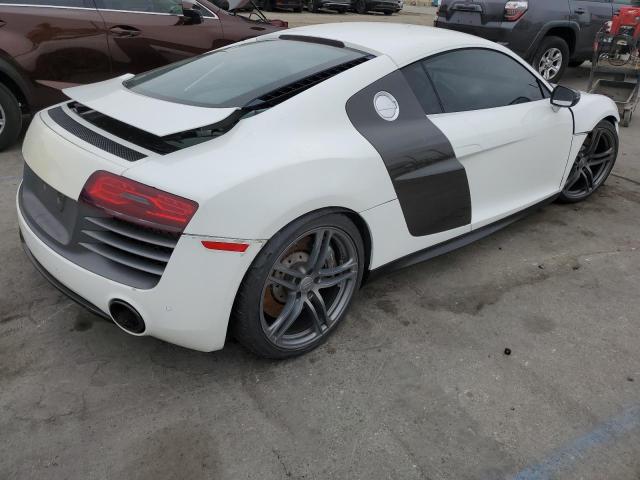 Купе AUDI R8 2015 Белы