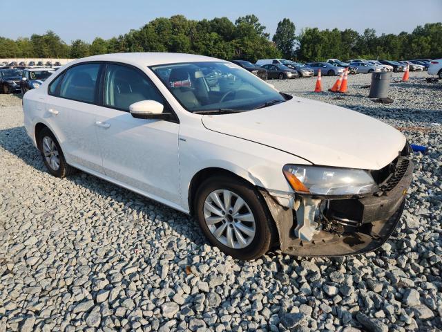  VOLKSWAGEN PASSAT 2013 White