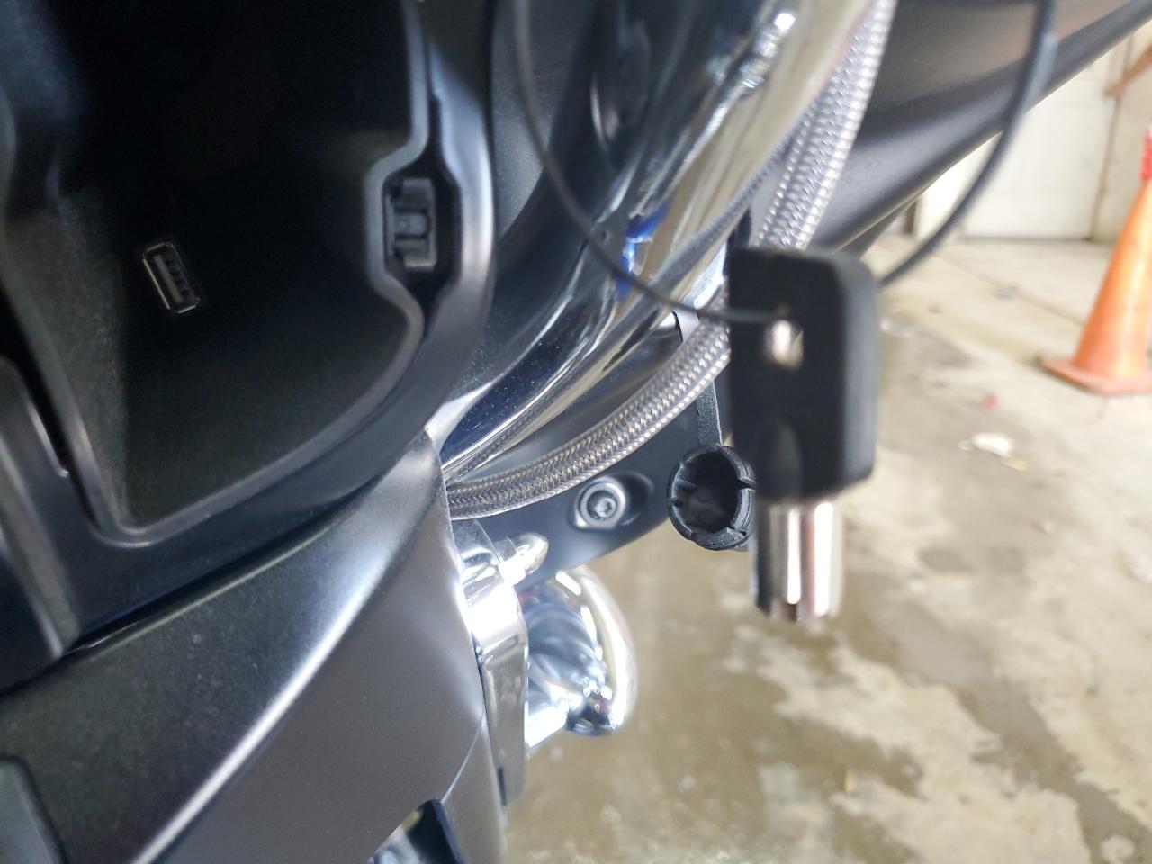 2015 Harley-Davidson Flhx Street Glide VIN: 1HD1KBM11FB651081 Lot: 64607655