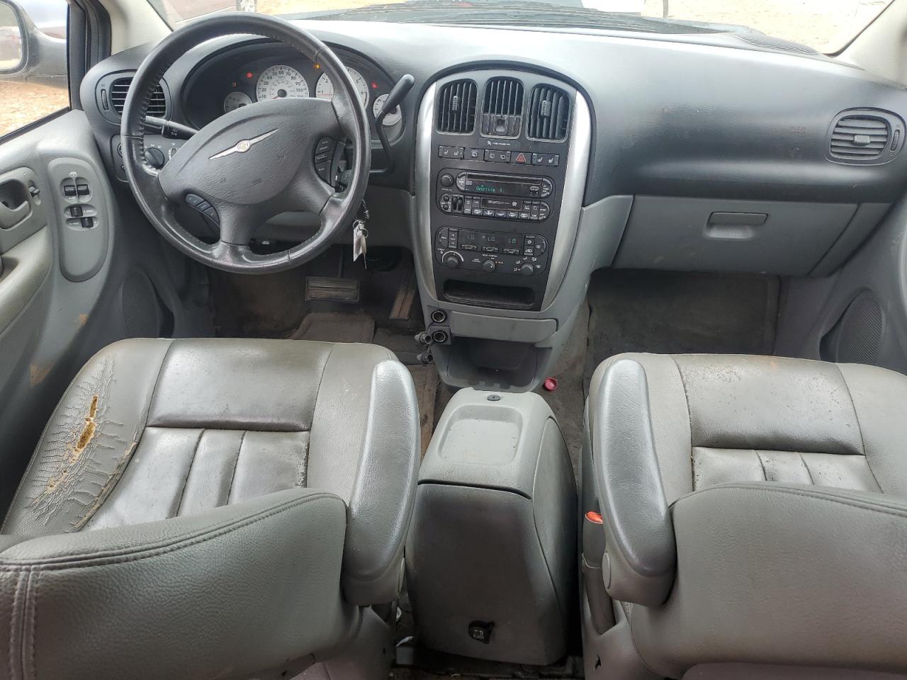 2005 Chrysler Town & Country Touring VIN: 2C4GP54L25R469163 Lot: 65192995