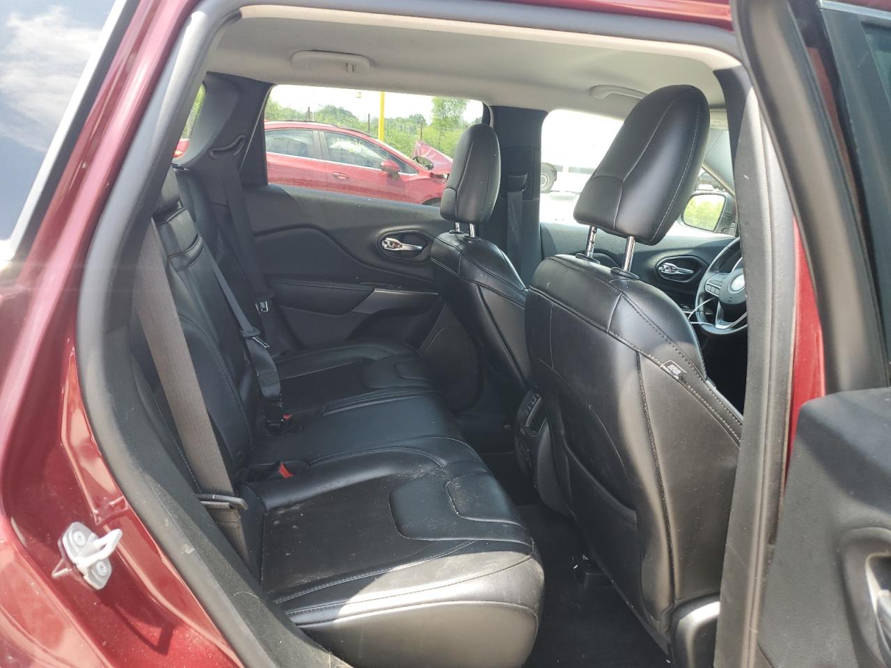 2019 Jeep Cherokee Latitude Plus VIN: 1C4PJMLB0KD260944 Lot: 65191925