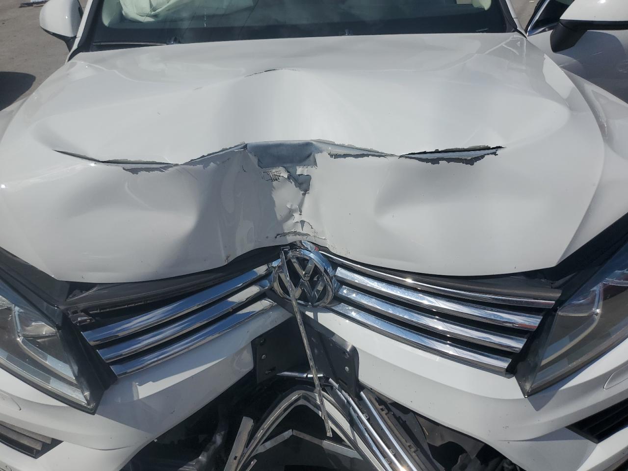 2016 Volkswagen Touareg Tdi VIN: WVGEP9BP9GD000917 Lot: 64107115