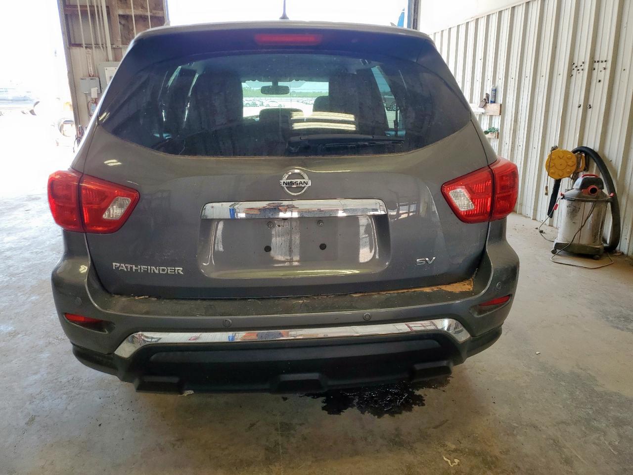 2017 Nissan Pathfinder S VIN: 5N1DR2MN3HC670592 Lot: 64144575