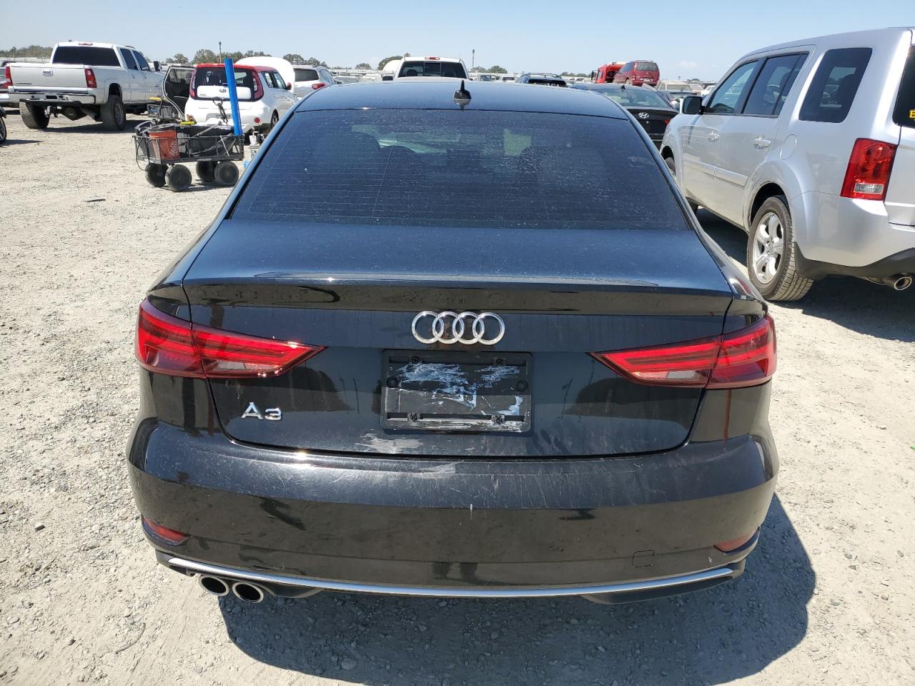 2017 Audi A3 Premium VIN: WAUAUGFF5H1040476 Lot: 63811165