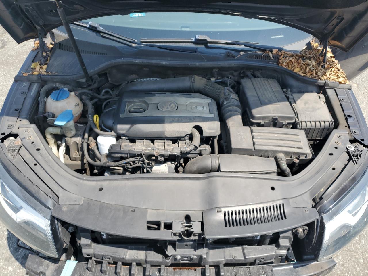 2014 Volkswagen Eos Komfort VIN: WVWBW8AHXEV001404 Lot: 63213645