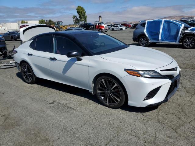  TOYOTA CAMRY 2018 White