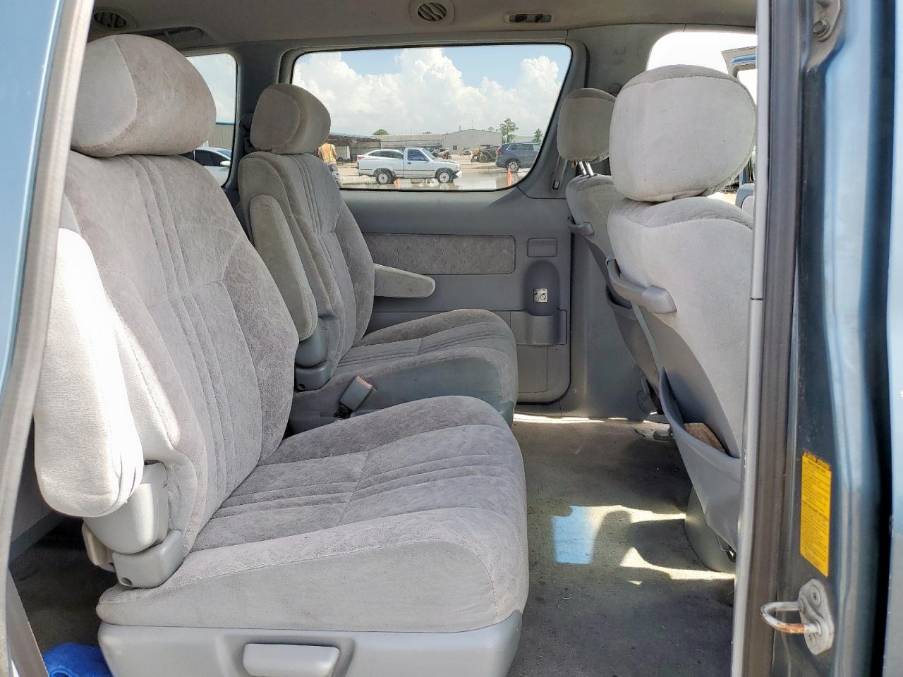 2000 Toyota Sienna Le VIN: 4T3ZF13C1YU199939 Lot: 64784415