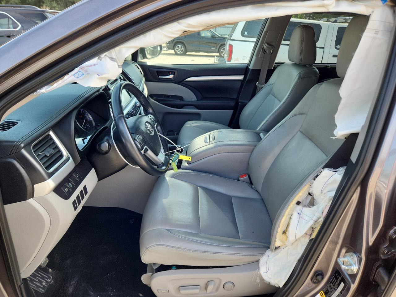 2019 Toyota Highlander Se VIN: 5TDJZRFHXKS570020 Lot: 65187475