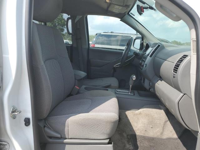  NISSAN FRONTIER 2018 Белы