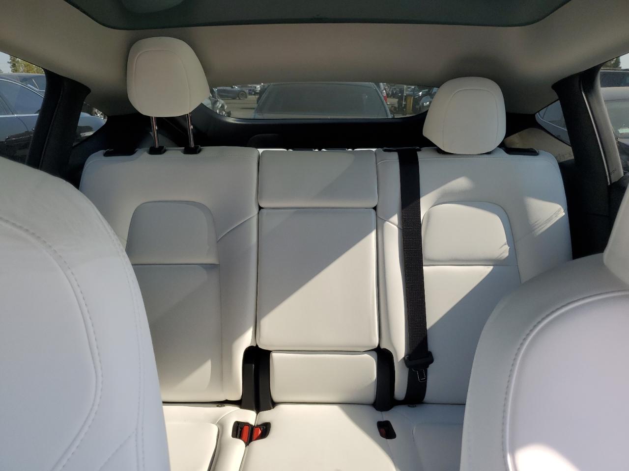 2024 Tesla Model Y VIN: 7SAYGAEE5RF098615 Lot: 64630895