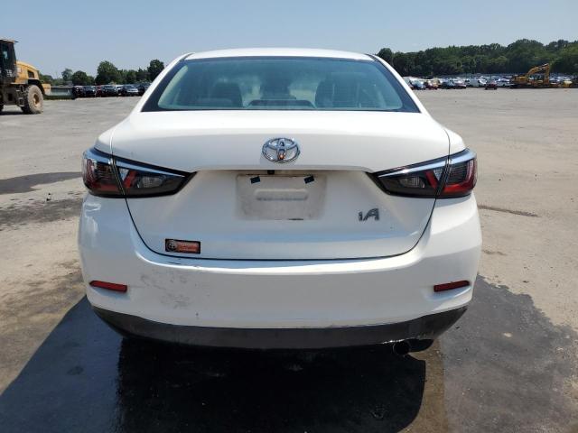  TOYOTA YARIS 2018 Белы