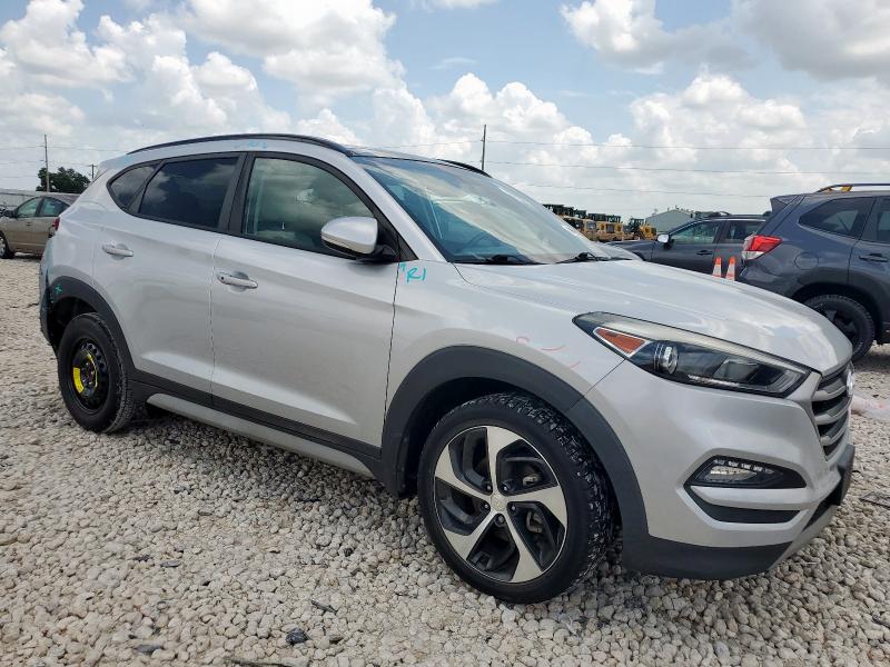  HYUNDAI TUCSON 2018 Srebrny