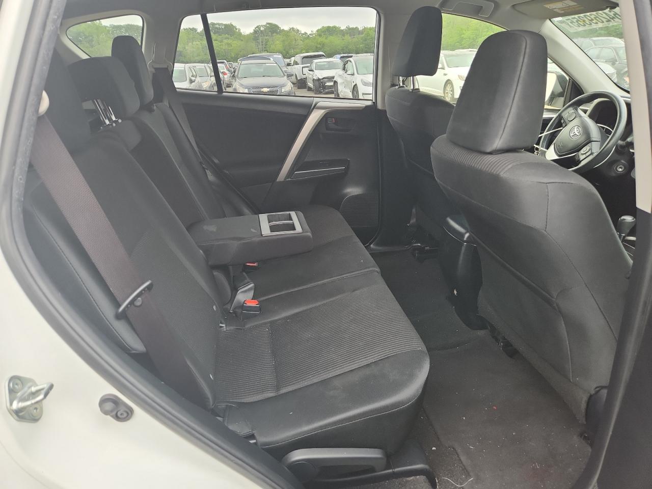 2017 Toyota Rav4 Le VIN: JTMBFREV3HJ136385 Lot: 64269355