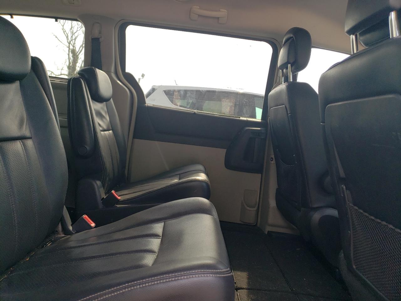 2010 Chrysler Town & Country Touring Plus VIN: 2A4RR8DX2AR366837 Lot: 63582065