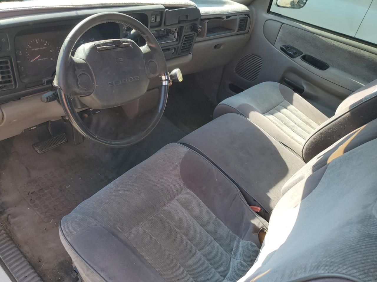 1995 Dodge Ram 2500 VIN: 3B7KC23W0SM135748 Lot: 63104715