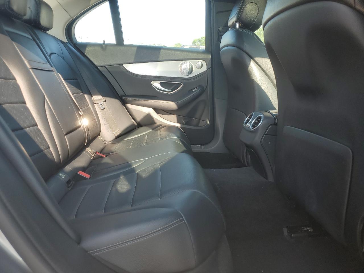 2015 Mercedes-Benz C 300 4Matic VIN: 55SWF4KB2FU007247 Lot: 64770405