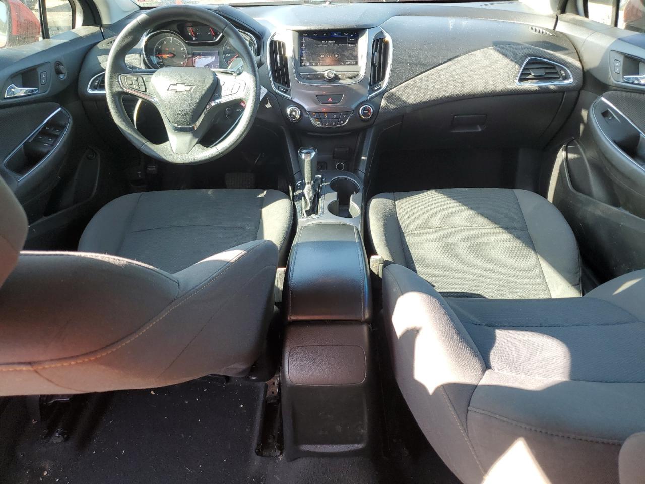 2019 Chevrolet Cruze VIN: 1G1BJ5SM0K7105613 Lot: 64072075
