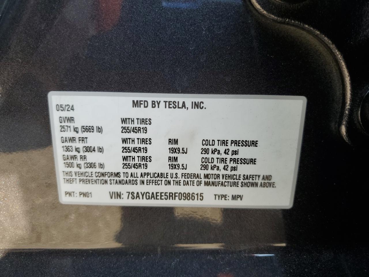 2024 Tesla Model Y VIN: 7SAYGAEE5RF098615 Lot: 64630895