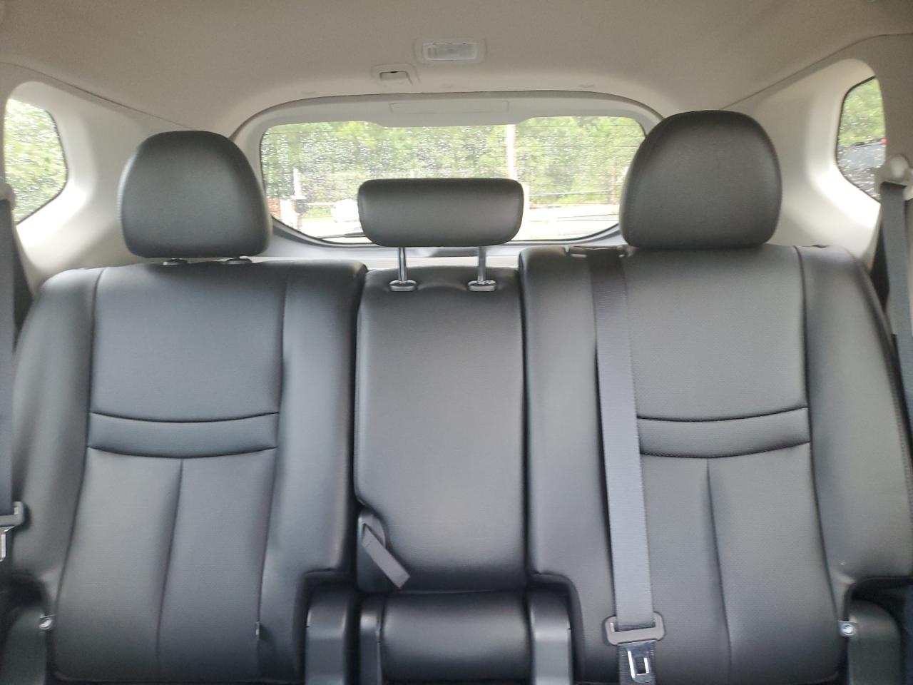 Nissan Rogue s 2020