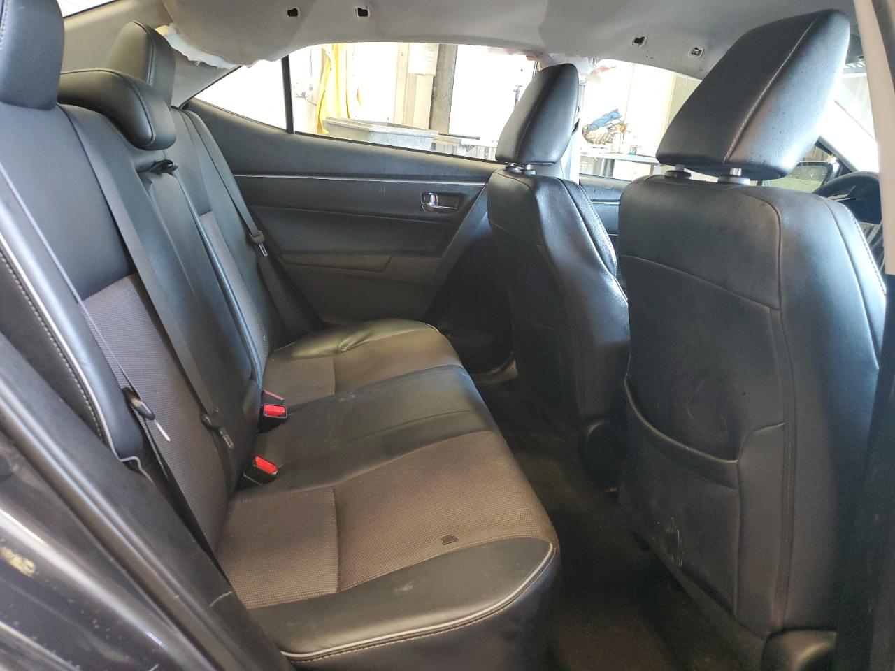 2015 Toyota Corolla L VIN: 5YFBURHE9FP329862 Lot: 63682015