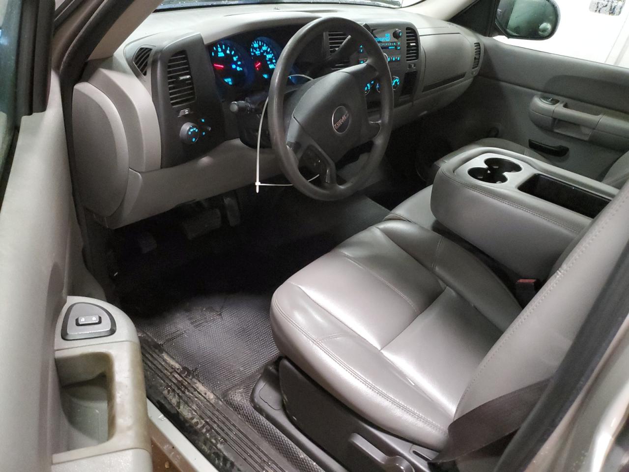 2008 GMC Sierra C1500 VIN: 1GTEC14008Z100555 Lot: 64600965