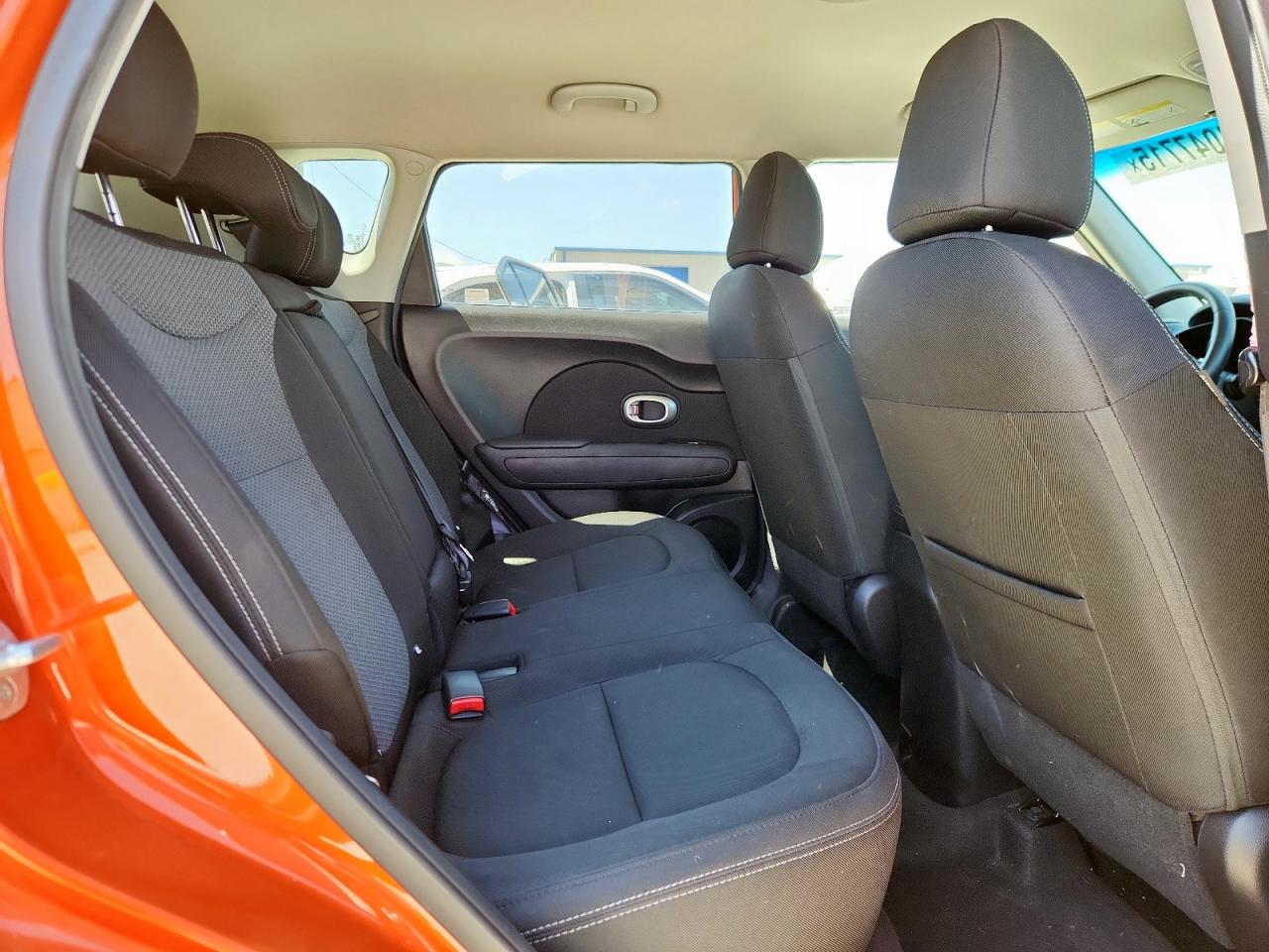 2018 Kia Soul + VIN: KNDJP3A54J7586285 Lot: 64047715