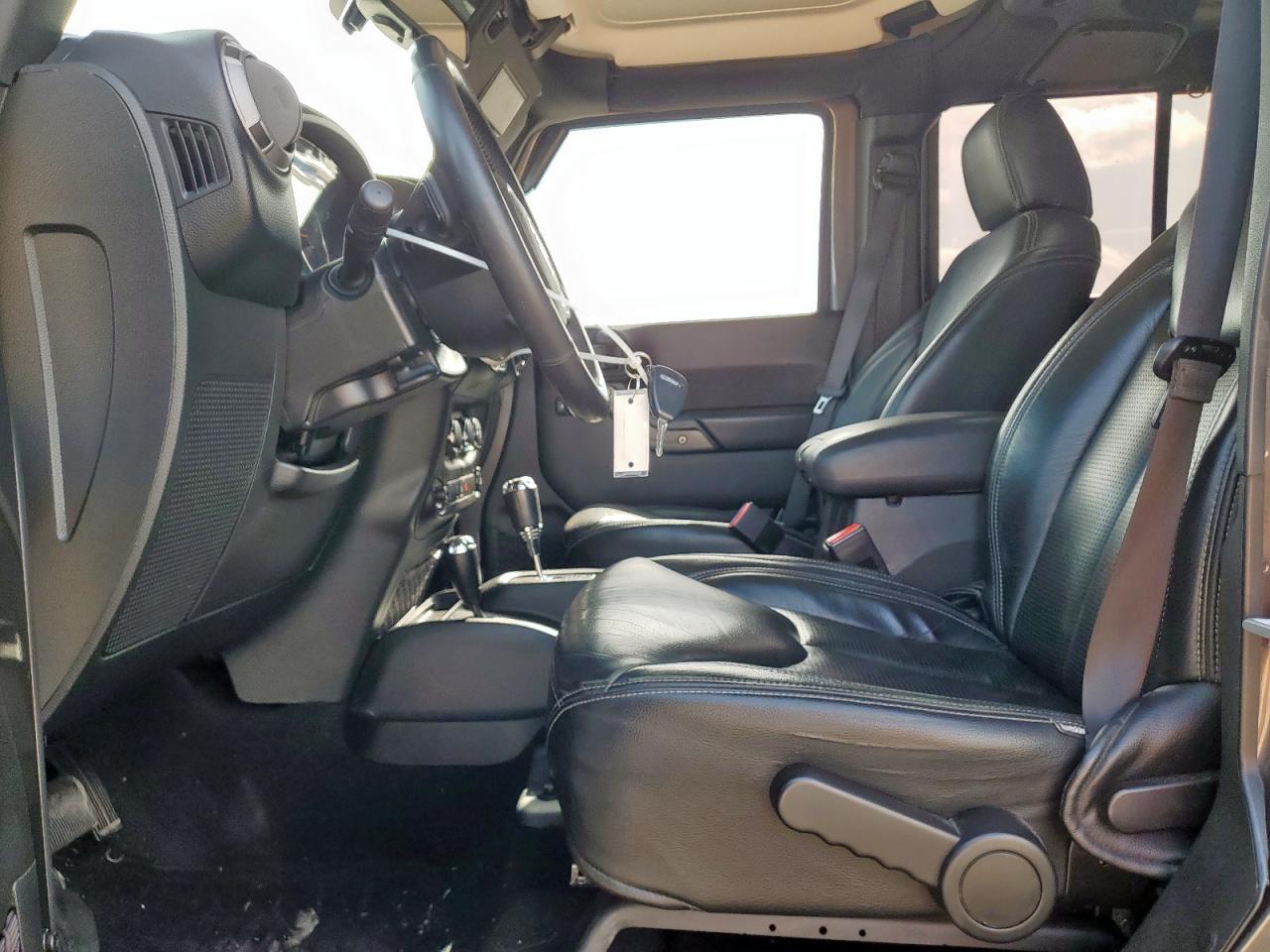 2017 Jeep Wrangler Unlimited Sport VIN: 1C4HJWDG6HL627015 Lot: 63864755