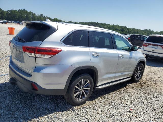  TOYOTA HIGHLANDER 2018 Серебристый