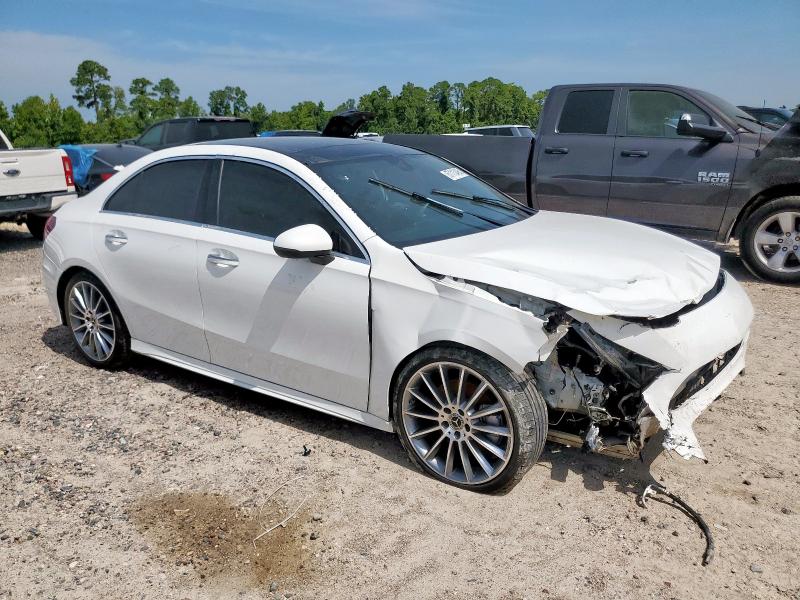  MERCEDES-BENZ A-CLASS 2022 Белы