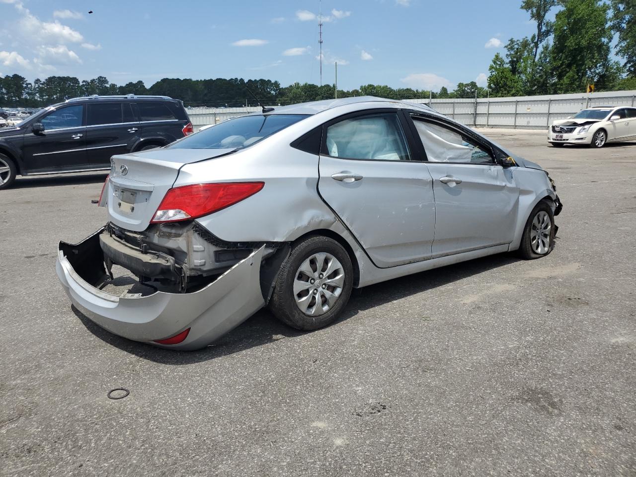 2015 Hyundai Accent Gls VIN: KMHCT4AE7FU905581 Lot: 63450895
