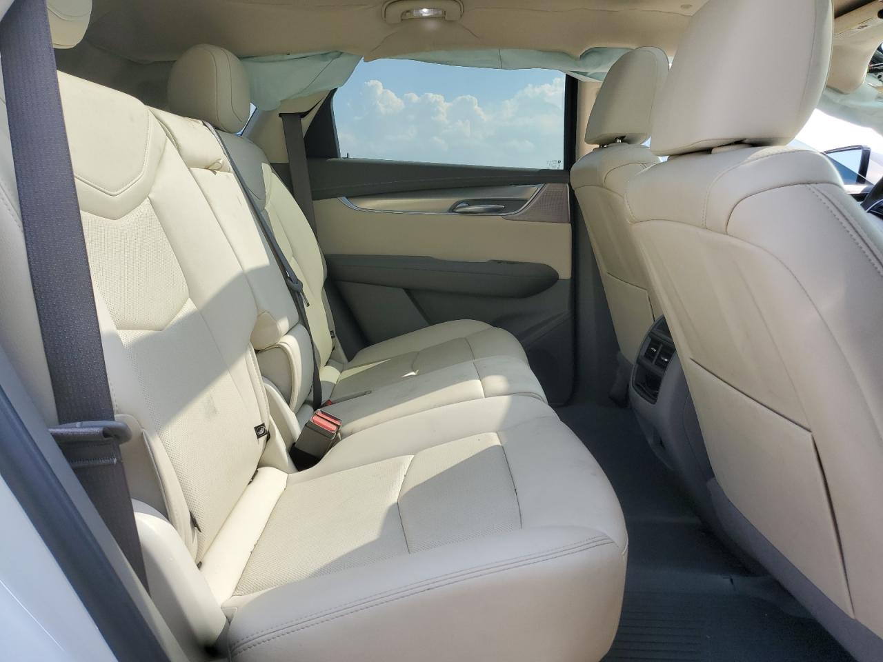 2021 Cadillac Xt5 Premium Luxury VIN: 1GYKNCRS4MZ136255 Lot: 64040505
