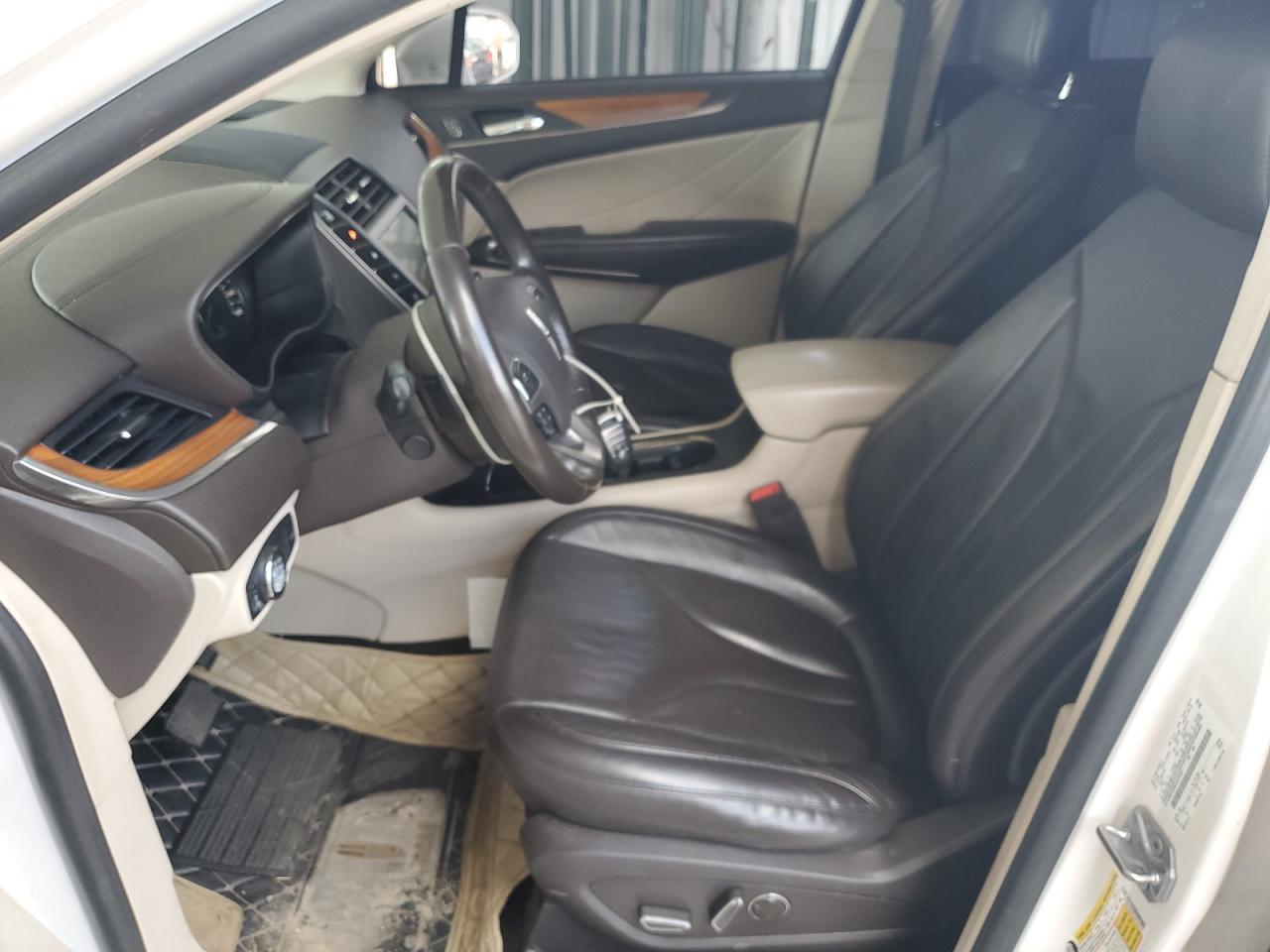 2018 Lincoln Mkc Select VIN: 5LMCJ2D92JUL31812 Lot: 65985565