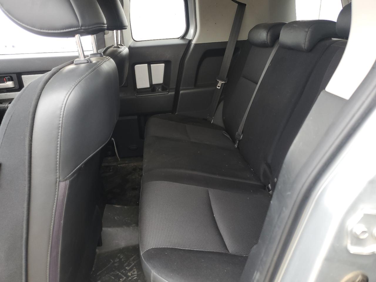 2007 Toyota Fj Cruiser VIN: JTEBU11F2700S5945 Lot: 66340365