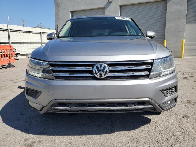  VOLKSWAGEN TIGUAN 2019 Серебристый