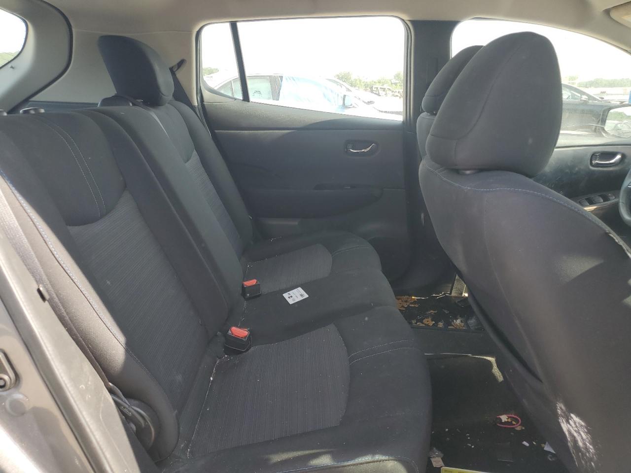 2018 Nissan Leaf S VIN: 1N4AZ1CP7JC301217 Lot: 63772675