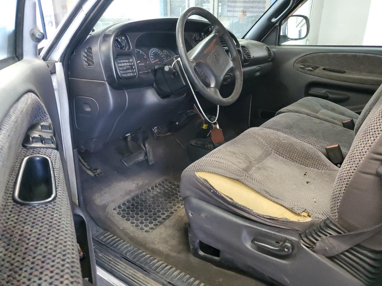 1999 Dodge Ram 1500 VIN: 3B7HF13ZXXM594914 Lot: 63295225