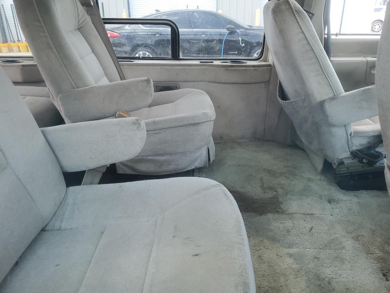 2000 Ford Econoline E150 Van VIN: 1FDRE1428YHB54491 Lot: 63056125