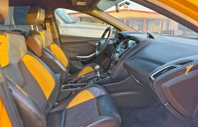 Hatchbacks FORD FOCUS 2016 Yellow