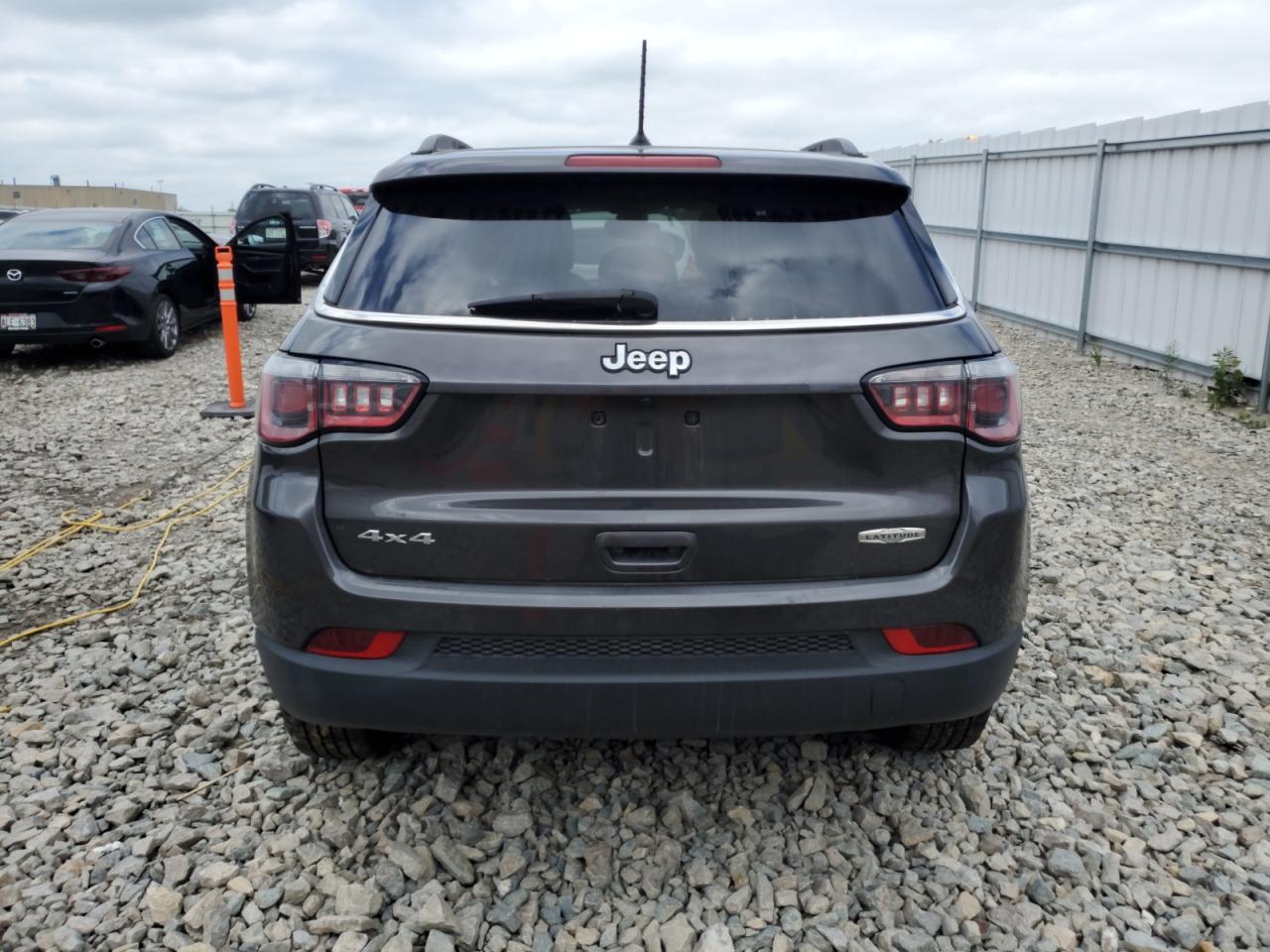 2017 Jeep Compass Latitude VIN: 3C4NJDBBXHT674888 Lot: 63280575