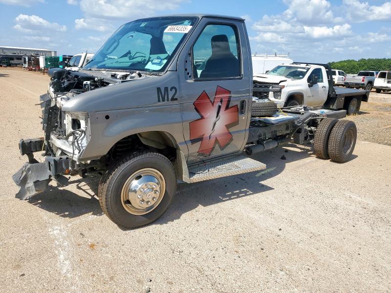 2024 Ford Econoline E450 Super Duty Cutaway Van