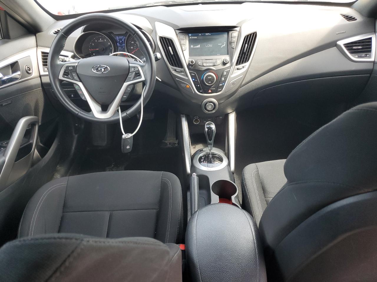 2017 Hyundai Veloster VIN: KMHTC6AD2HU322177 Lot: 62492145