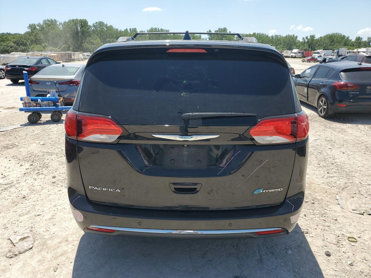 2018 Chrysler Pacifica Hybrid Limited VIN: 2C4RC1N79JR131154 Lot: 65801065