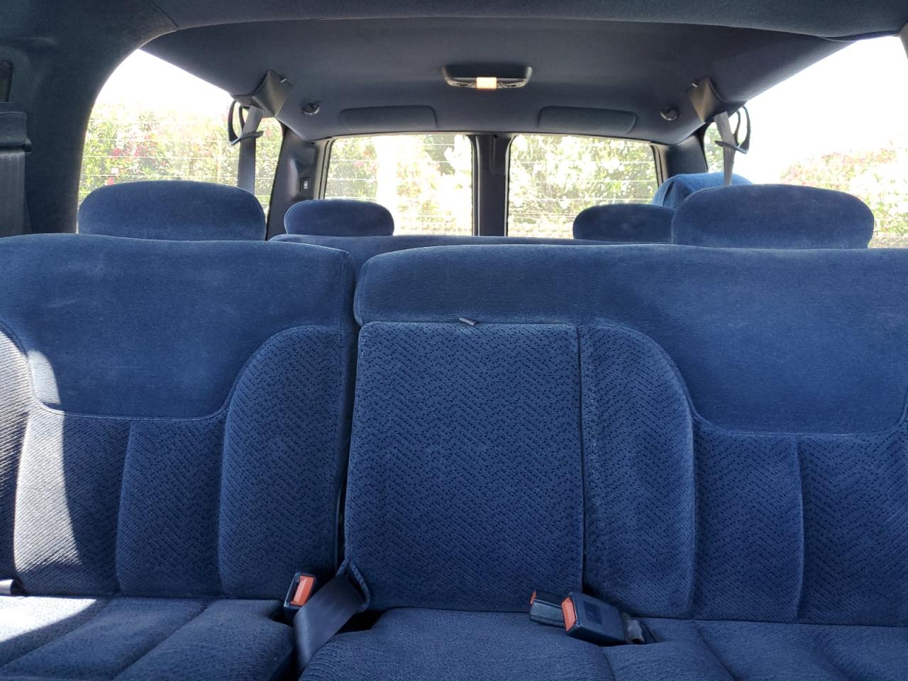 1999 Chevrolet Suburban K2500 VIN: 1GNGK26JXXJ384868 Lot: 63163395